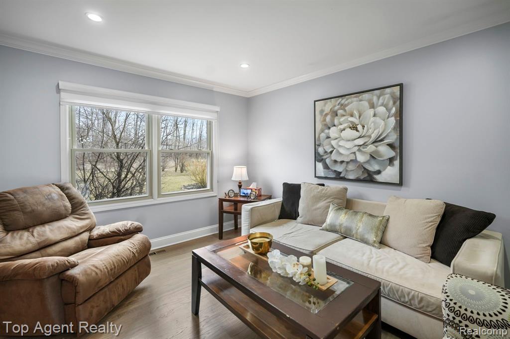 445 LEXINGTON Drive, Rochester Hills, MI 48307 — Photo 11