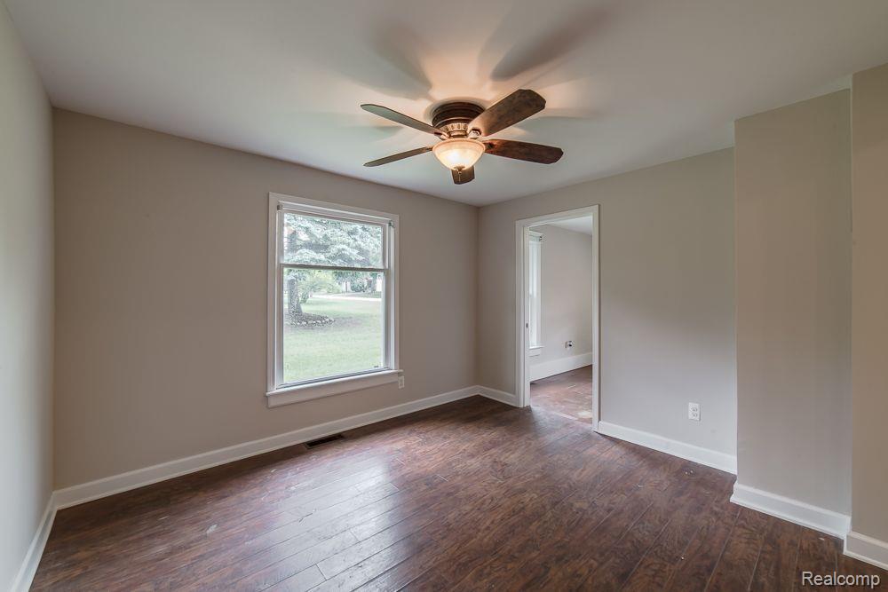335 N CHURCH Street, Ortonville, MI 48462 — Photo 15