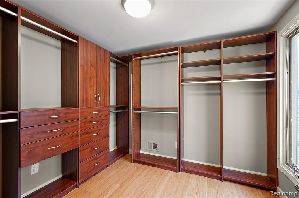 5353 W Bloomfield Lake Road, West Bloomfield, MI 48323 — Photo 42