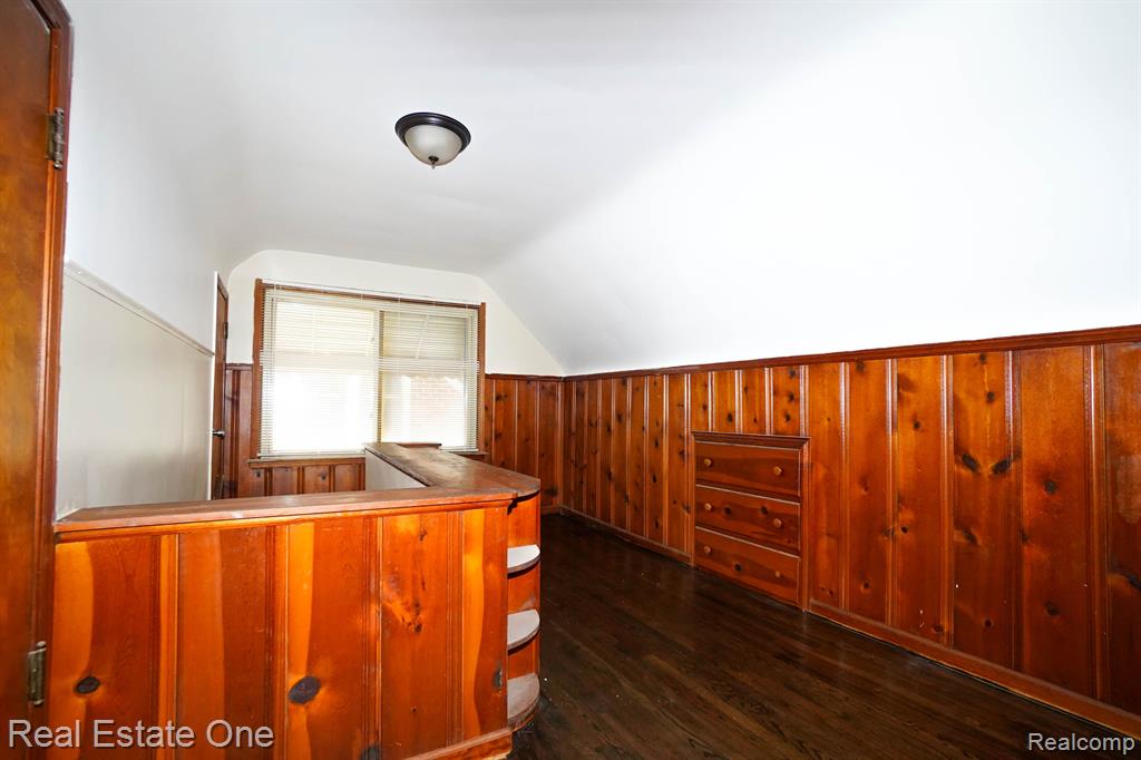 604 KINGSBURY Avenue, Dearborn, MI 48128 — Photo 12
