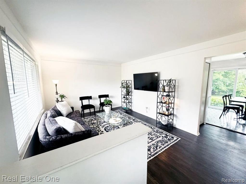 722 Miller Avenue, Rochester, MI 48307 — Photo 4