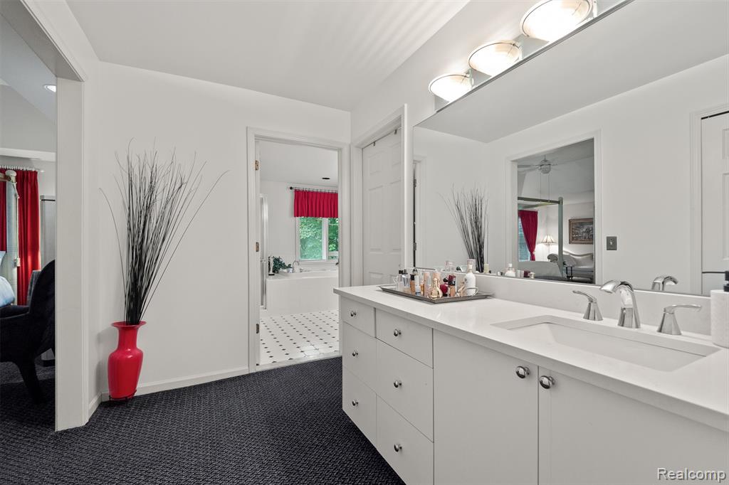 6993 Crosswell Drive, West Bloomfield, MI — Photo 23