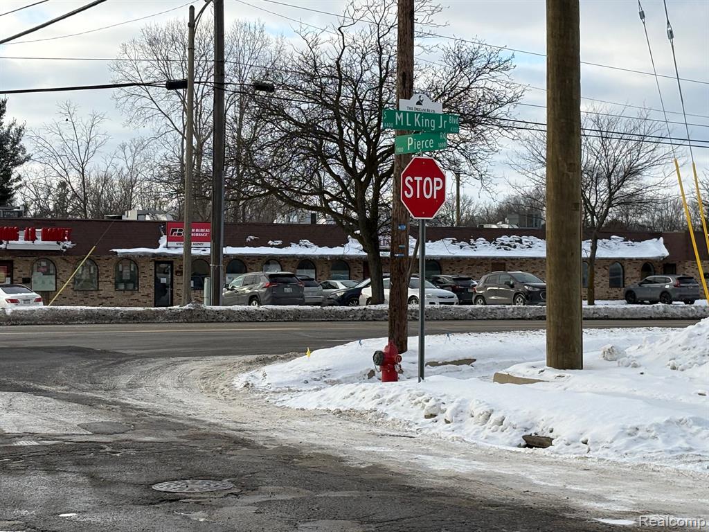 4405 S Martin Luther King Jr Boulevard, Lansing, MI 48910 — Photo 4