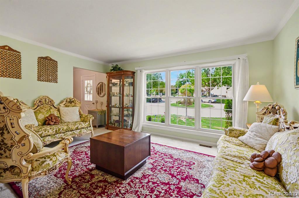 425 Thornridge Court, Rochester Hills, MI 48307 — Photo 15