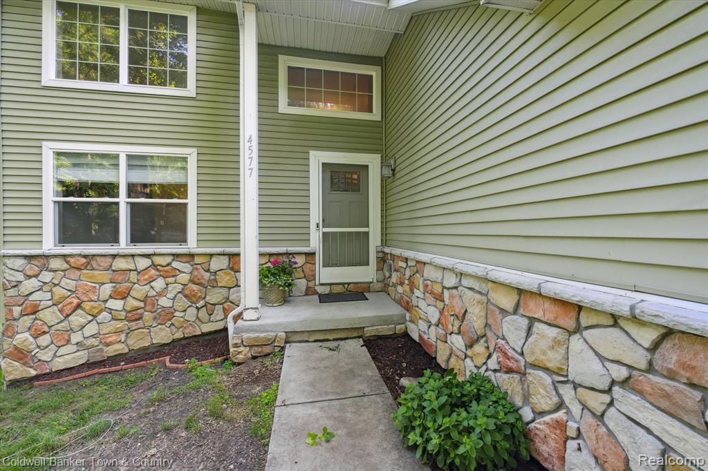 4577 Oaklawn Drive, Pinckney, MI 48169 — Photo 6