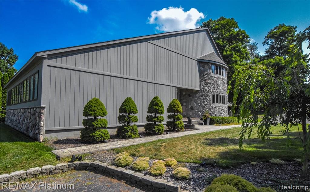 5160 Fenton Road, Fenton, MI 48430 — Photo 16
