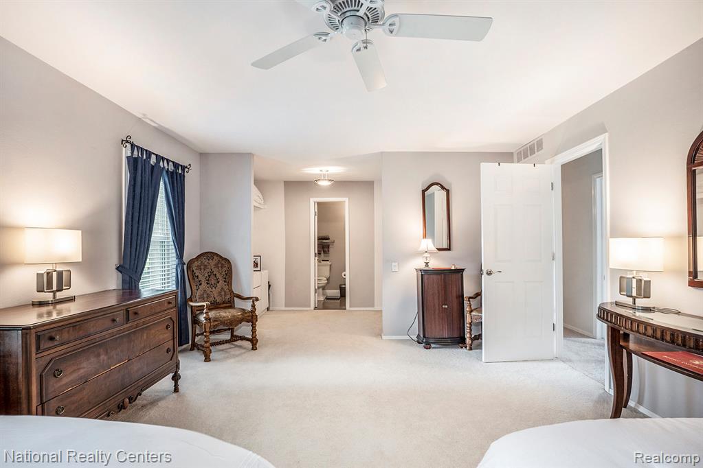 5049 Langlewood Drive, West Bloomfield, MI — Photo 30