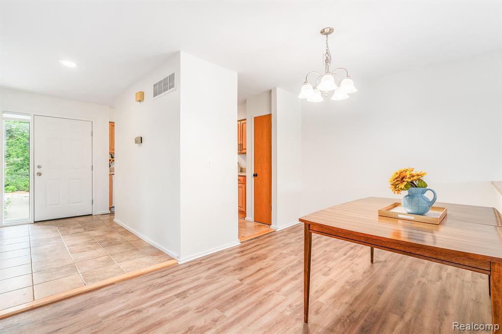 2109 PAULINE CT, Ann Arbor, MI 48103 — Photo 9