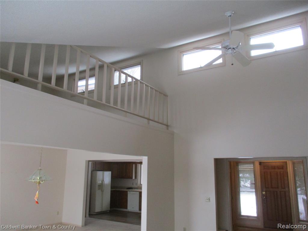 9102 Lake Crest Drive, Whitmore Lake, MI 48189 — Photo 10