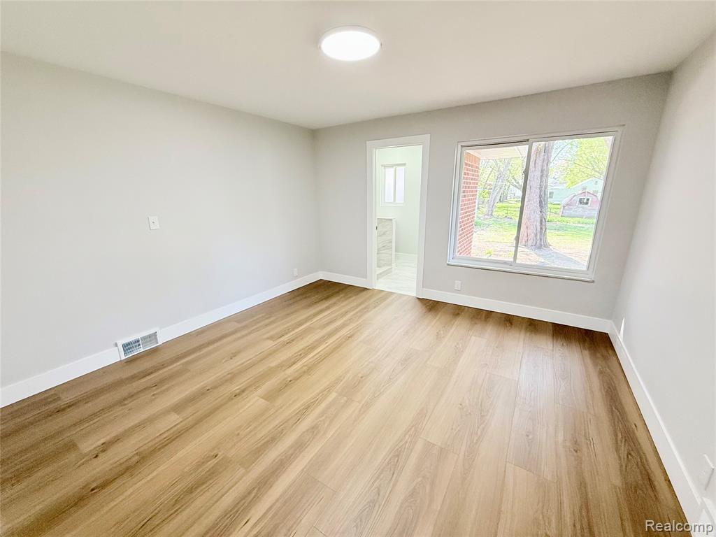 21805 Pleasant Avenue, Eastpointe, MI 48021 — Photo 18