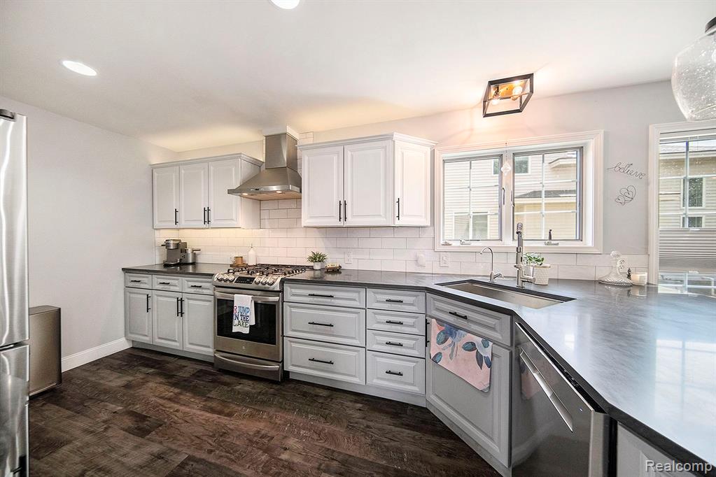4106 Shoreview Lane, Whitmore Lake, MI 48189 — Photo 13
