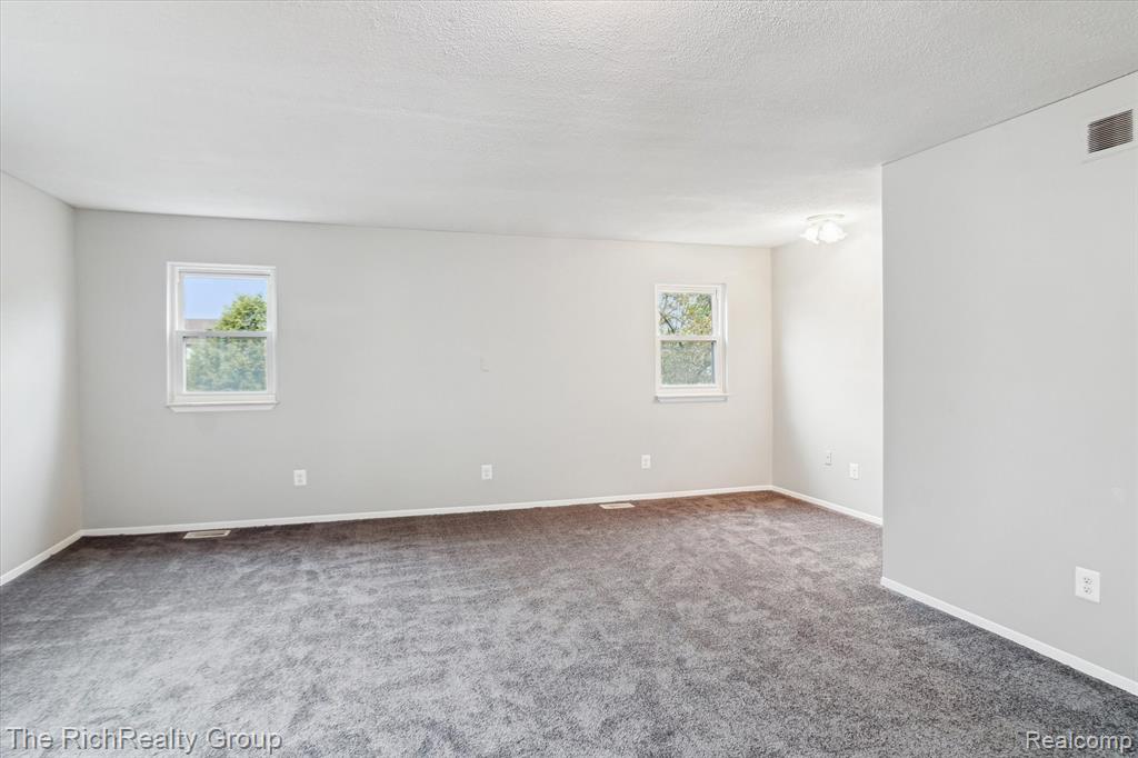 43101 LANCELOT Drive, Canton, MI 48188 — Photo 31
