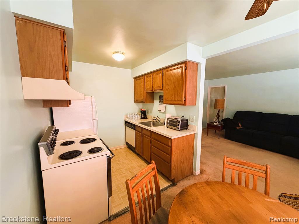 31842 Kelly Road, Roseville, MI 48066 — Photo 10