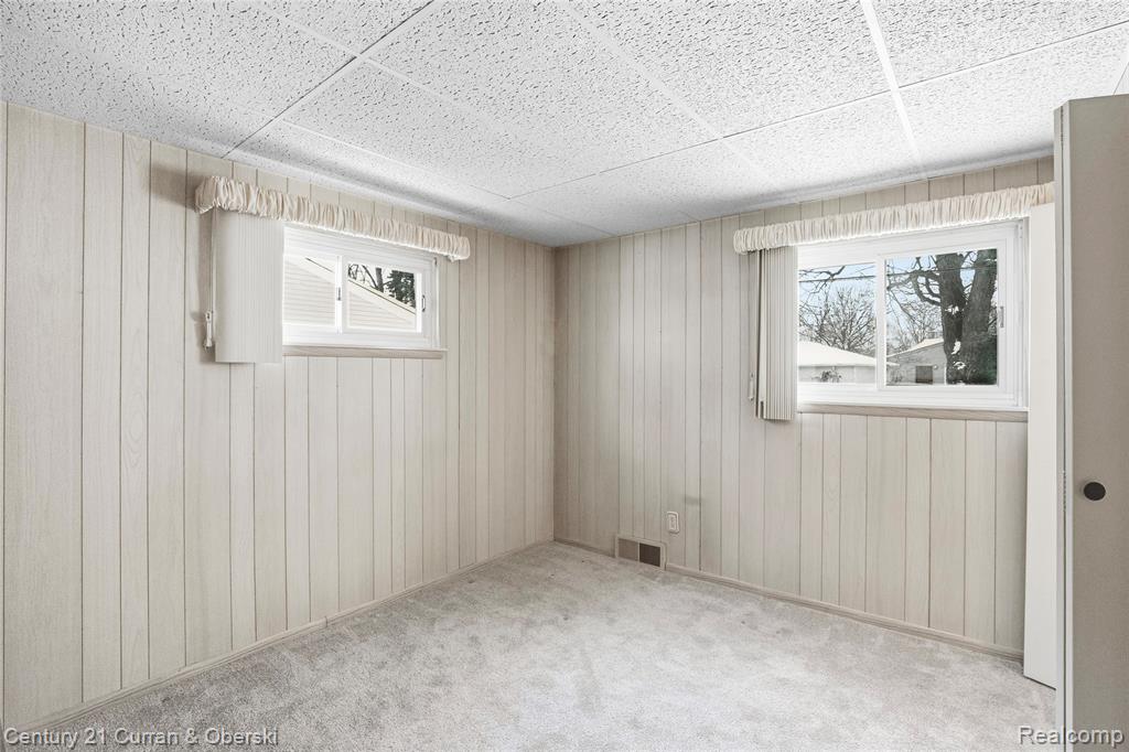 7479 N Charlesworth Street, Dearborn Heights, MI 48127 — Photo 21