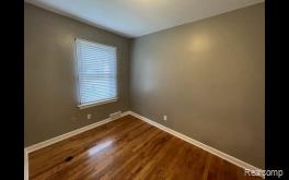 627 FREDERICK Street, Royal Oak, MI 48067 — Photo 11