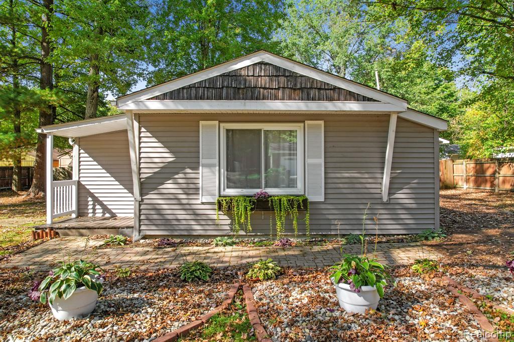 9106 Maple Road, Clay, MI 48001 — Photo 2