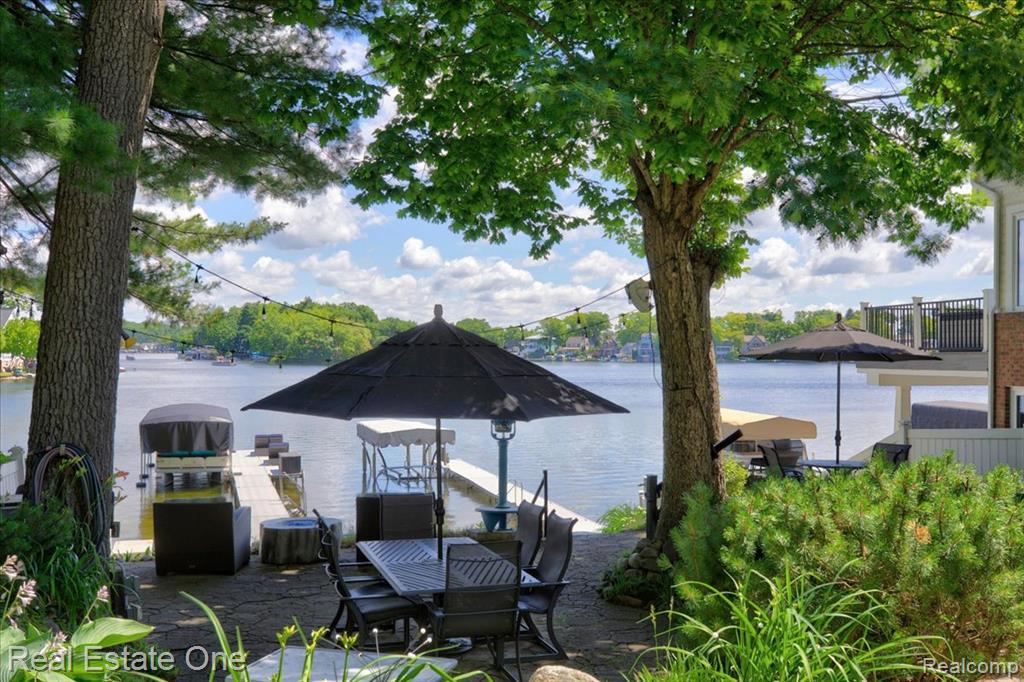 836 Pine Tree Road W, Lake Orion, MI 48362 — Photo 52