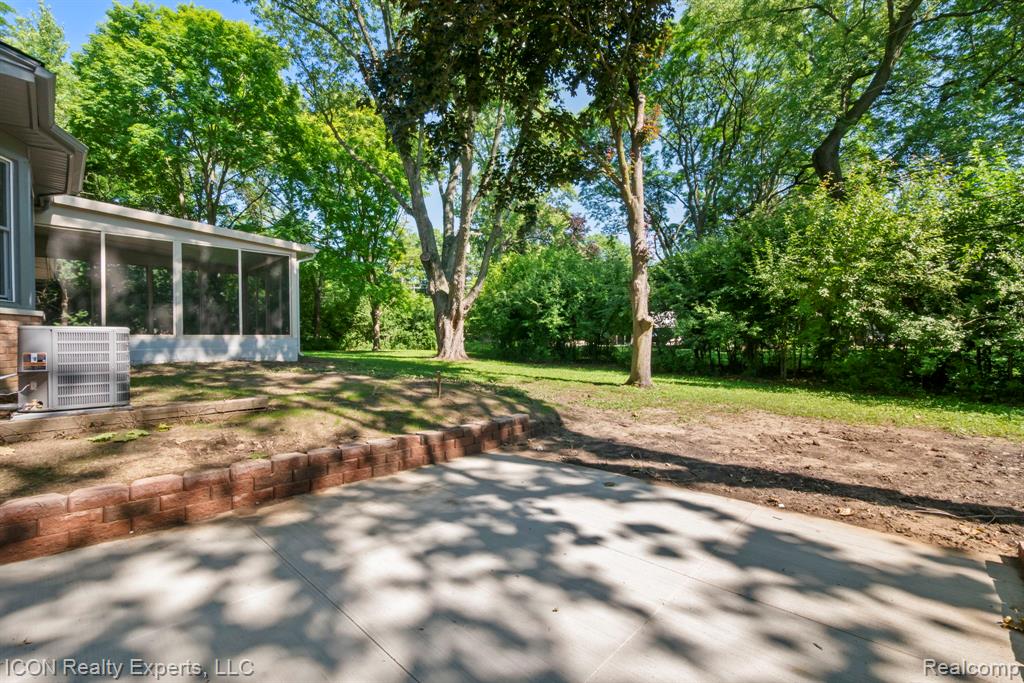 4089 Aberdeen Court, West Bloomfield, MI 48323 — Photo 46