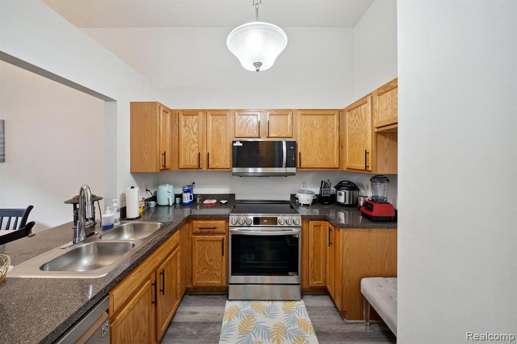 435 Carson Drive, Westland, MI — Photo 13