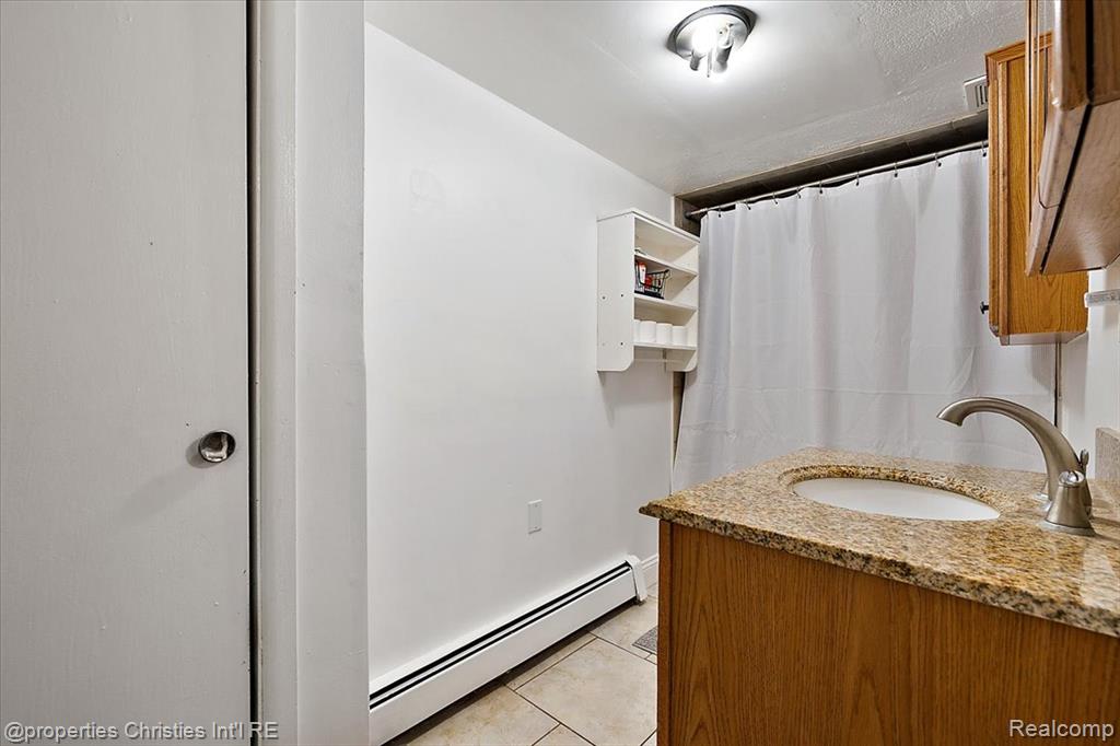 87 N Roslyn Road, Waterford, MI 48328 — Photo 11