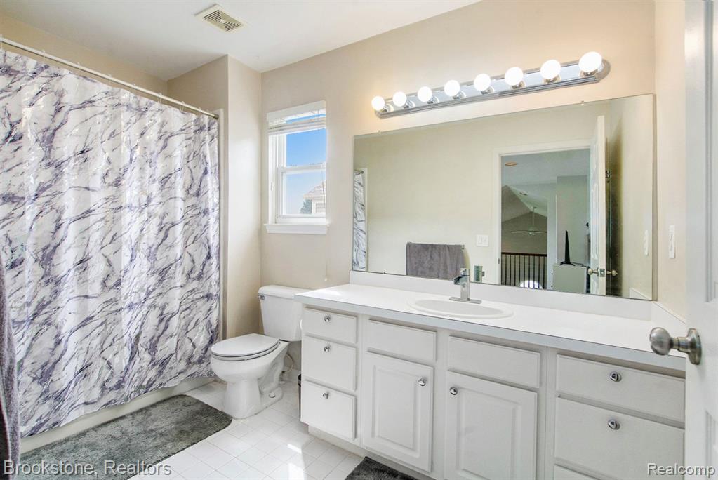 7673 PAINT CREEK Drive, Ypsilanti, MI 48197 — Photo 11