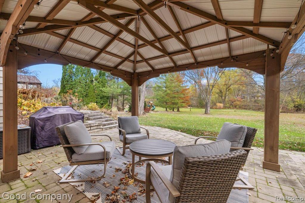 4671 BURNLEY Drive, Bloomfield Hills, MI 48304 — Photo 72
