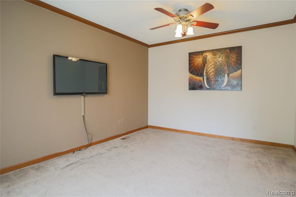 40755 Oakwood Court, Clinton Twp, MI 48038 — Photo 17
