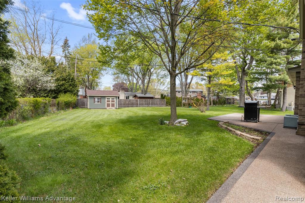 4061 Middlebury Drive, Troy, MI 48085 — Photo 34
