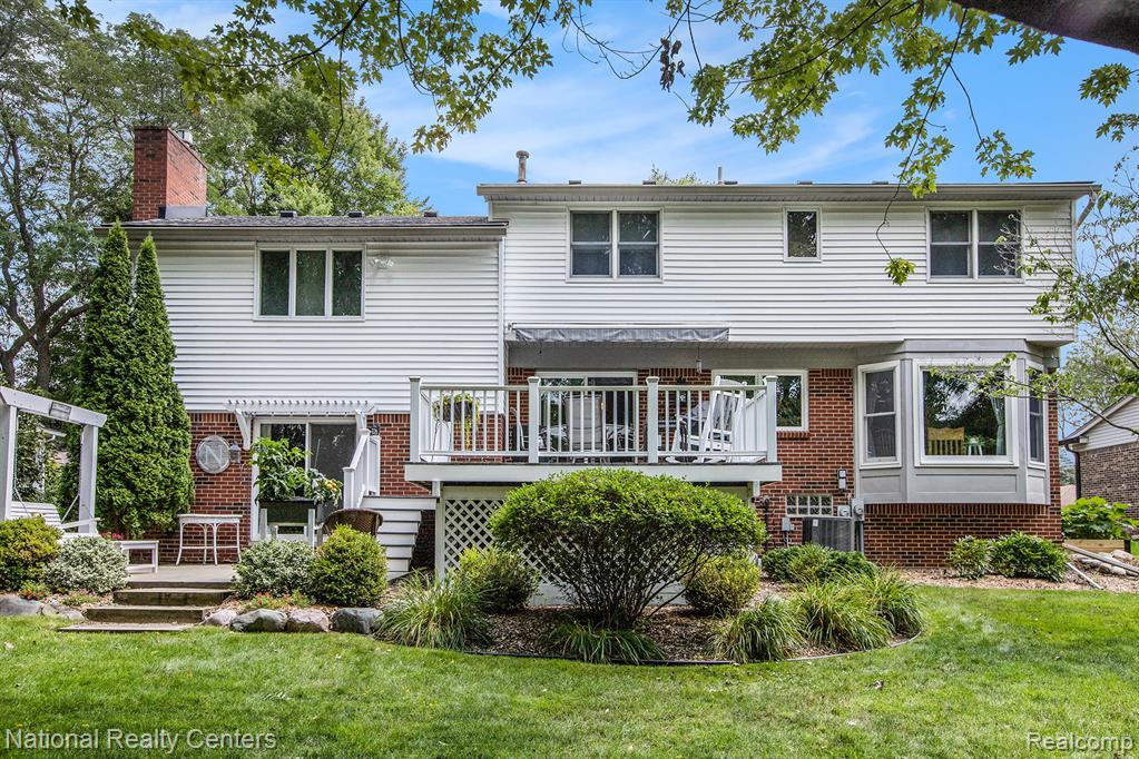 8979 Woodberry Road Road, Plymouth, MI 48170 — Photo 27