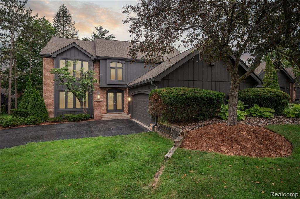 1892 Pine Ridge Lane, Bloomfield Hills, MI 48302 — front exterior