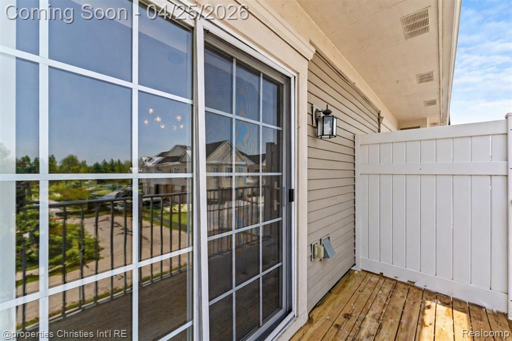 4200 Addington Drive, Commerce Twp, MI 48390 — Photo 3