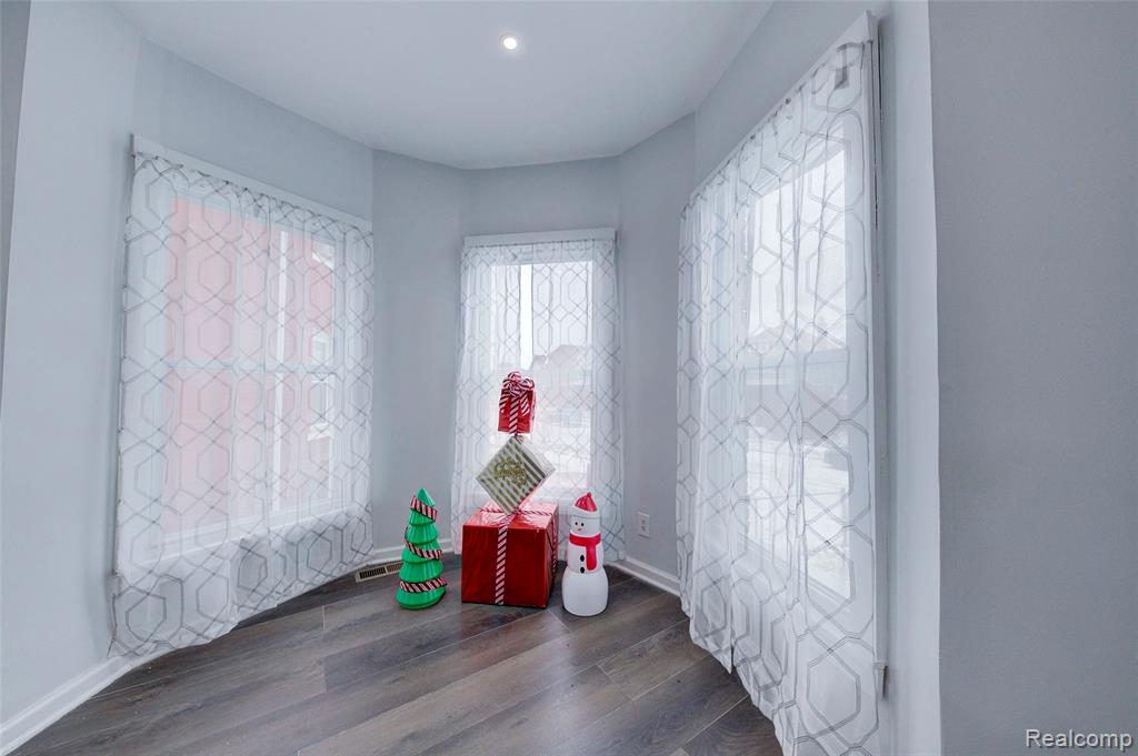 700 W Euclid Street, Detroit, MI 48202 — Photo 11