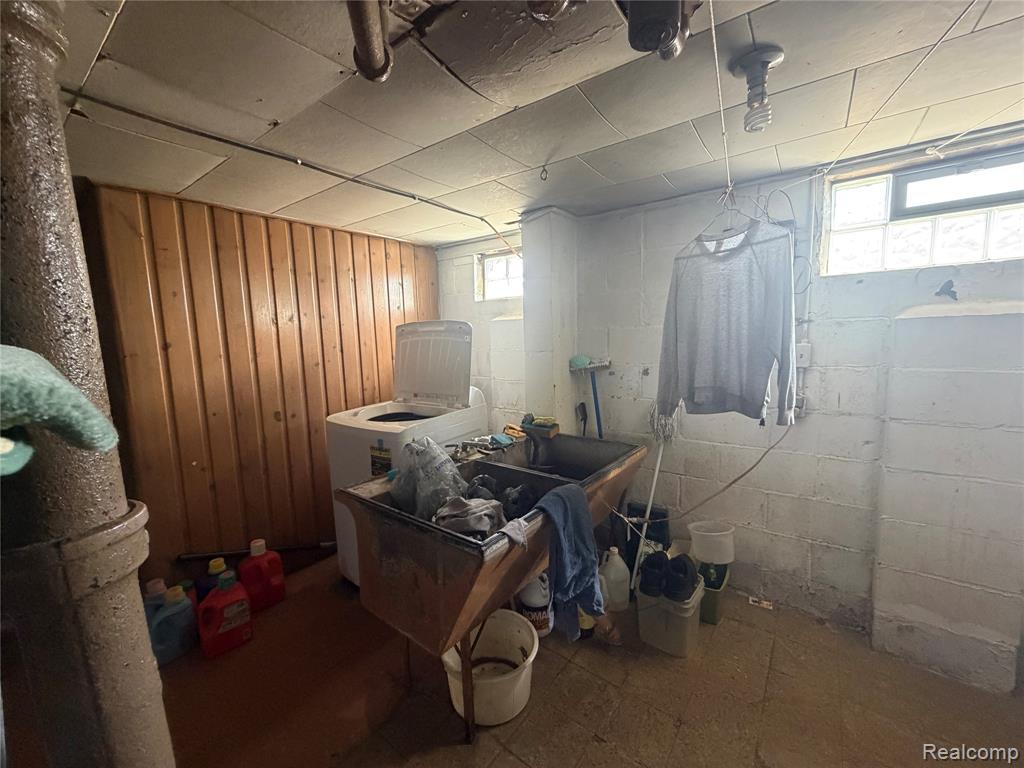 8090 Forestlawn Street, Detroit, MI 48234 — Photo 11
