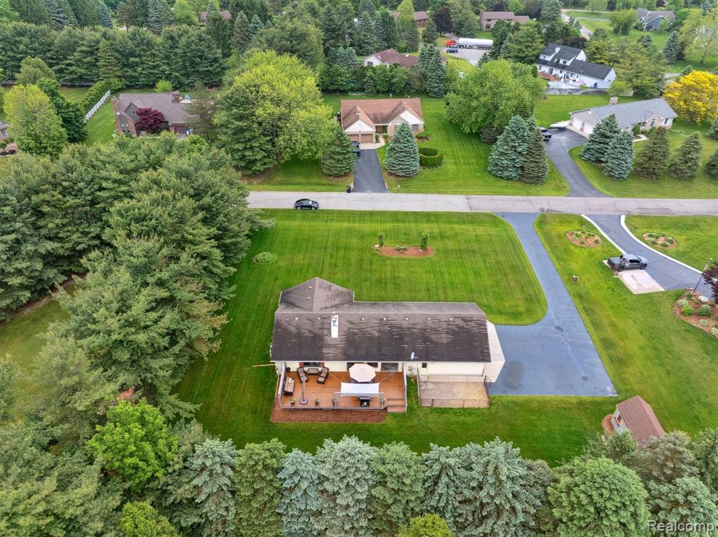 9762 Dickerson Court, South Lyon, MI 48178 — Photo 51
