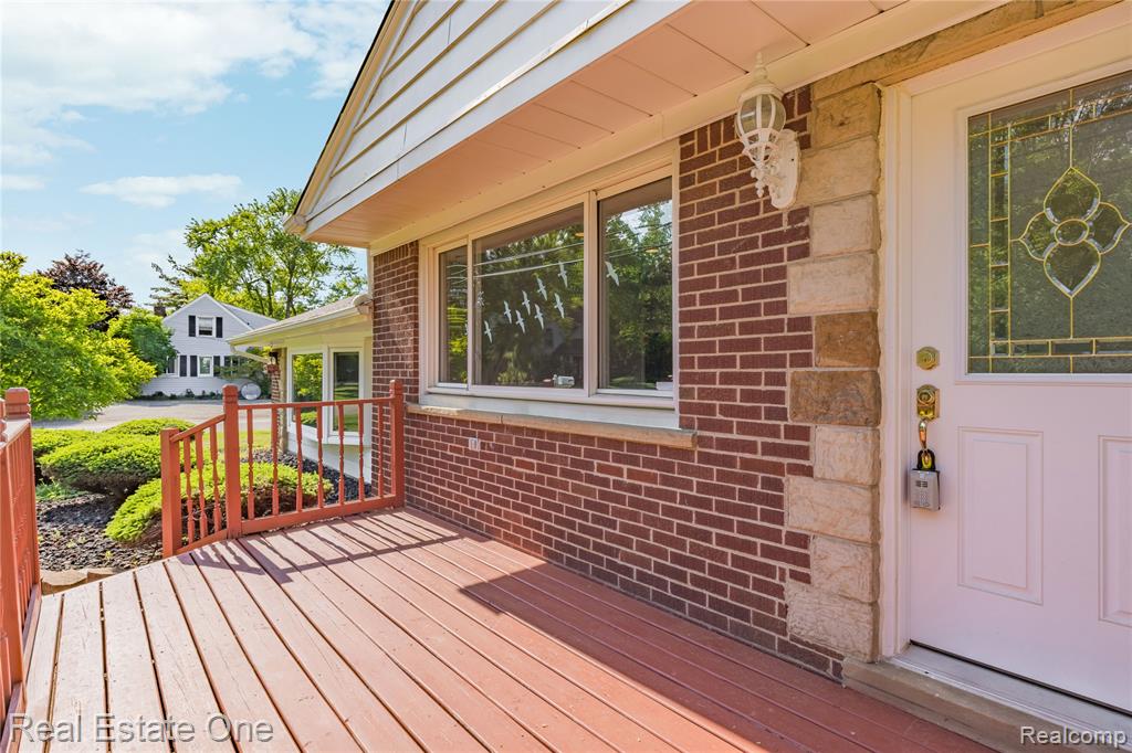 6740 Brockhurst Boulevard, West Bloomfield, MI — Photo 33