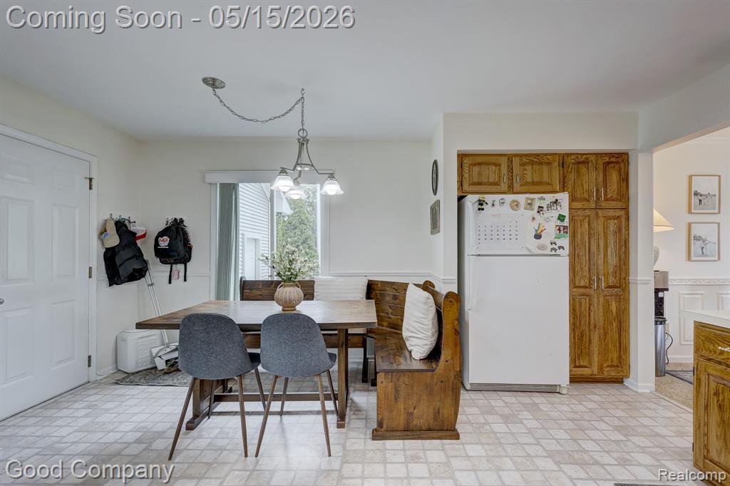 2370 Lansbury Drive, Waterford, MI 48329 — Photo 22