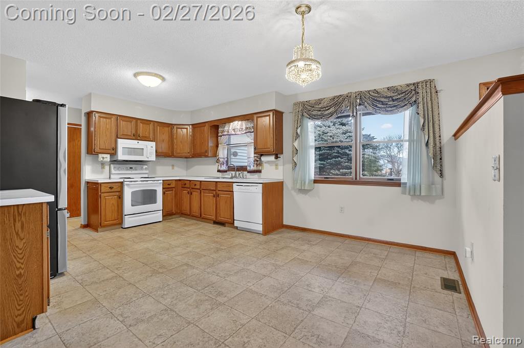 7479 Country Meadow Drive, Swartz Creek, MI 48473 — Photo 7