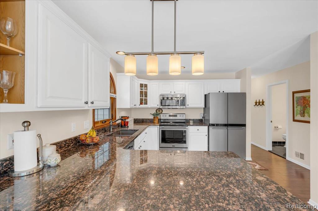 573 NAKOMIS Trail, Orion, MI 48362 — Photo 23