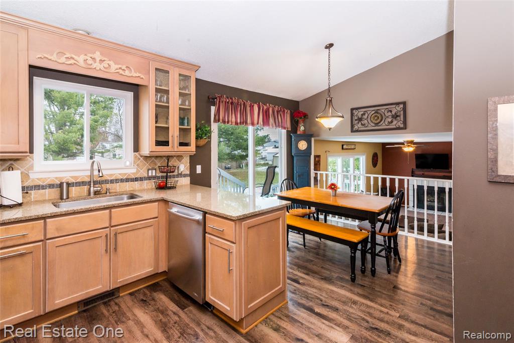 396 Princeton Drive, South Lyon, MI 48178 — Photo 10