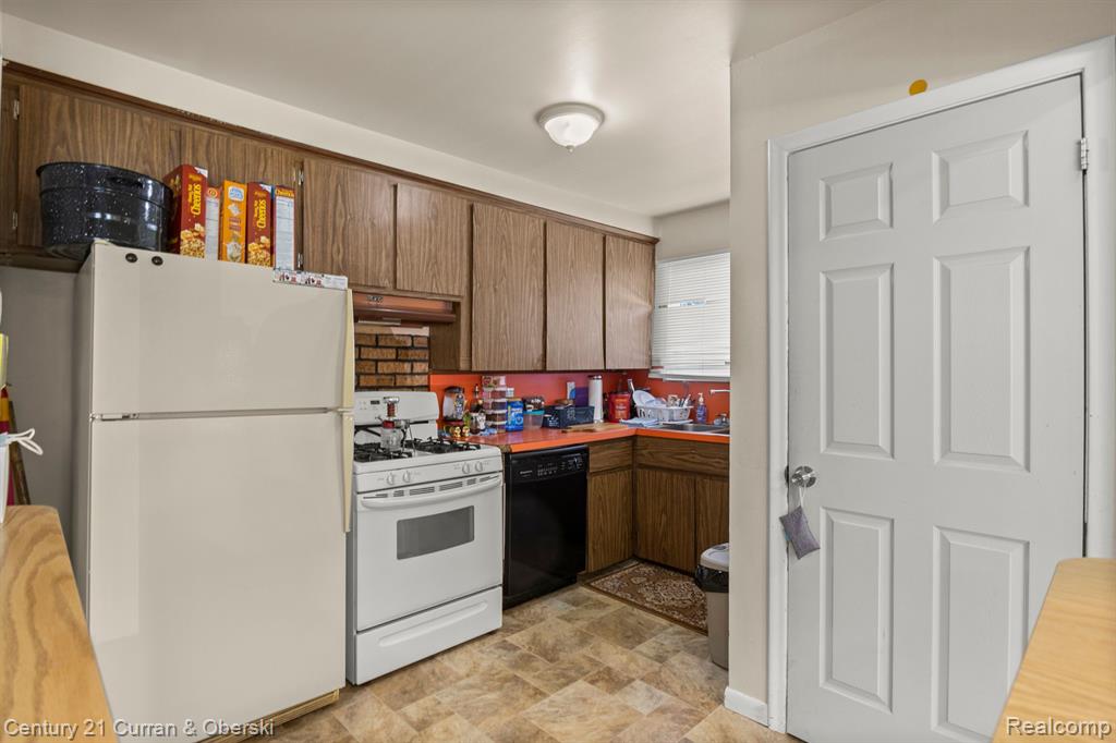 589 HELEN Street, Garden City, MI — Photo 17