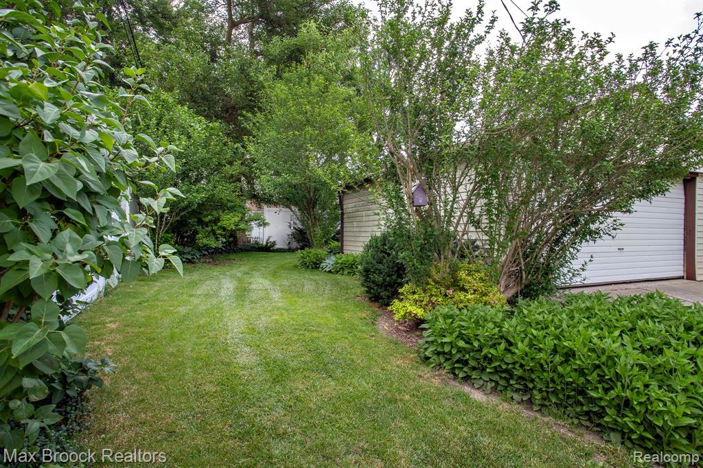 10564 Lasalle Boulevard, Huntington Woods, MI — Photo 49