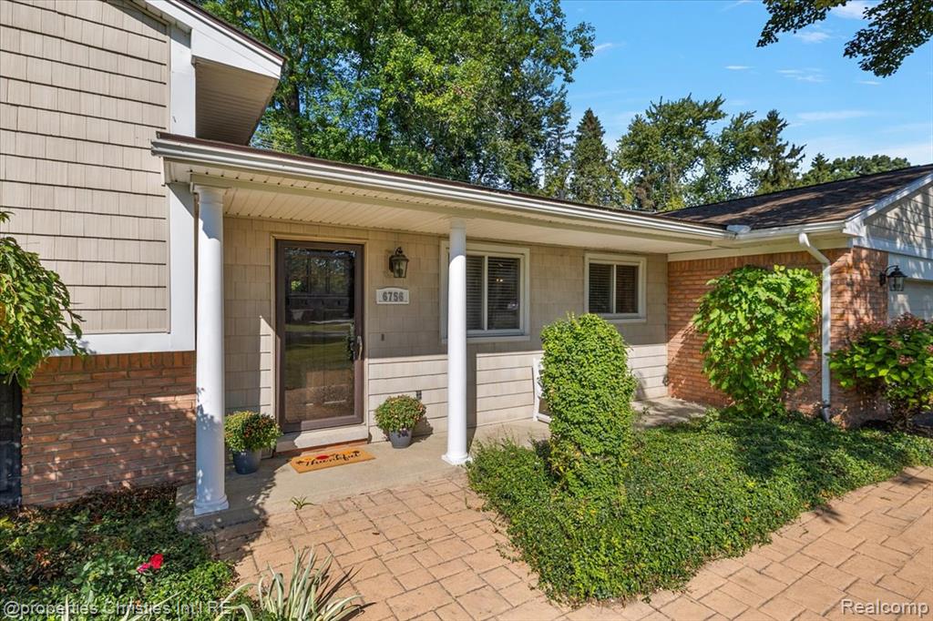 6756 Spruce Drive, Bloomfield Hills, MI 48301 — Photo 5