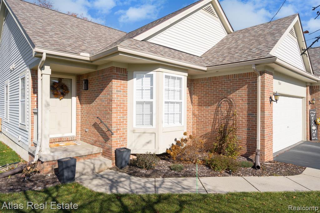 5864 Augusta Lane, Grand Blanc, MI 48439 — front exterior