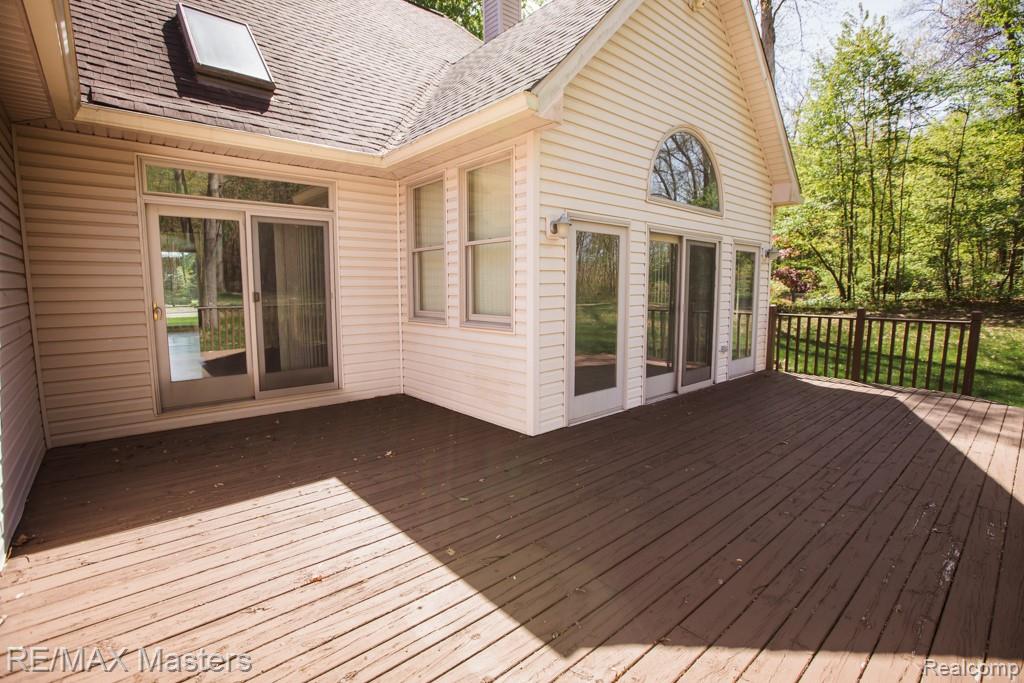 27178 John Drive, New Boston, MI 48164 — Photo 10