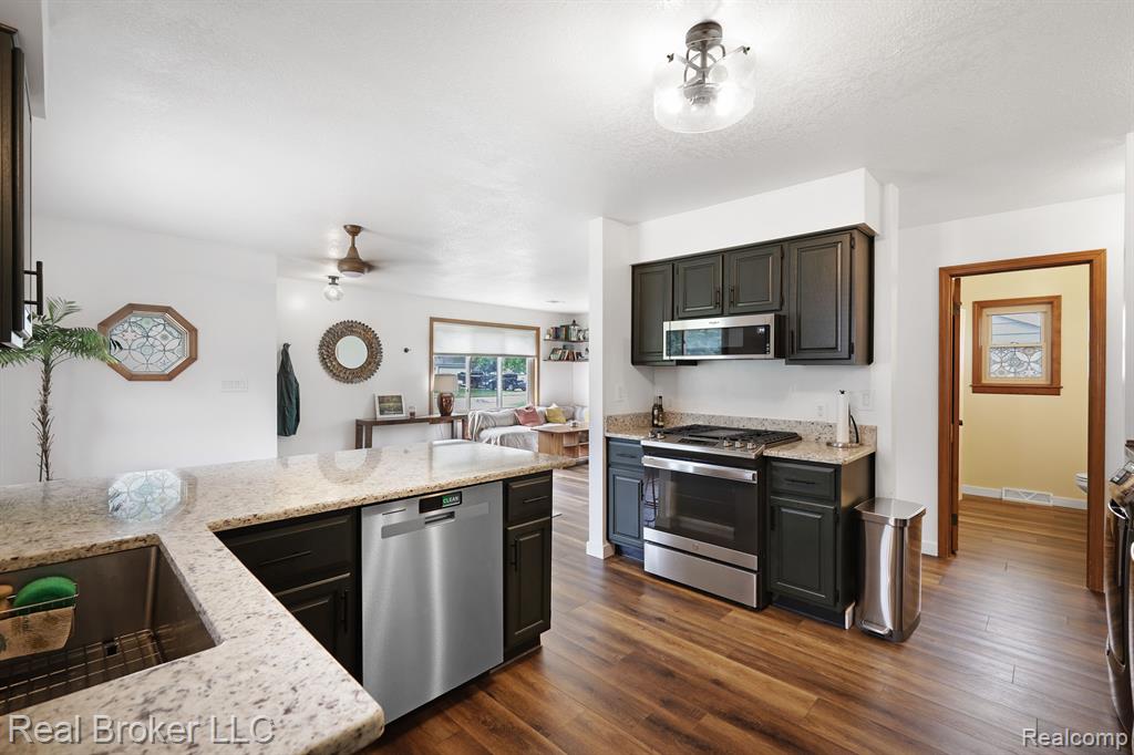 8029 WOODHALL Road, Birch Run, MI 48415 — Photo 5