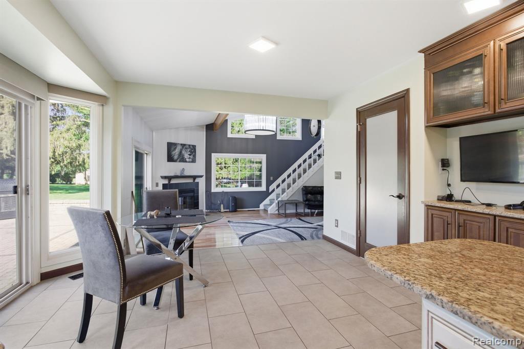 2411 Wixom Trail, Milford, MI 48381 — Photo 12