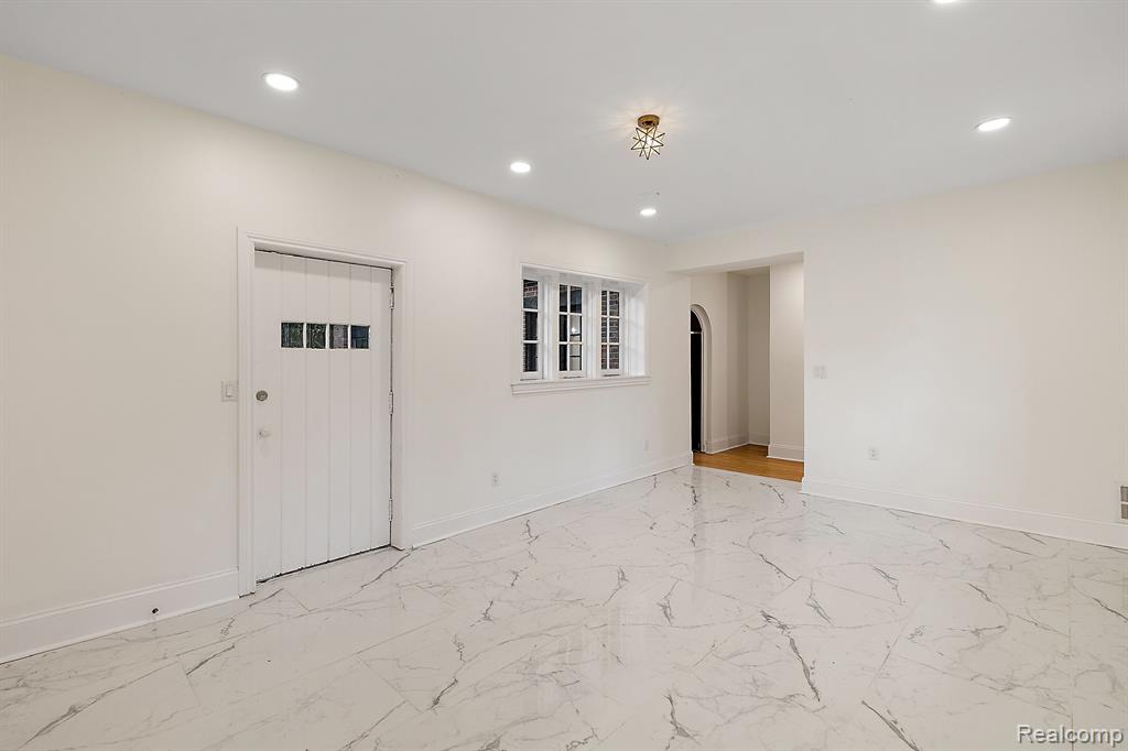 360 Lodge Drive, Detroit, MI 48214 — Photo 39