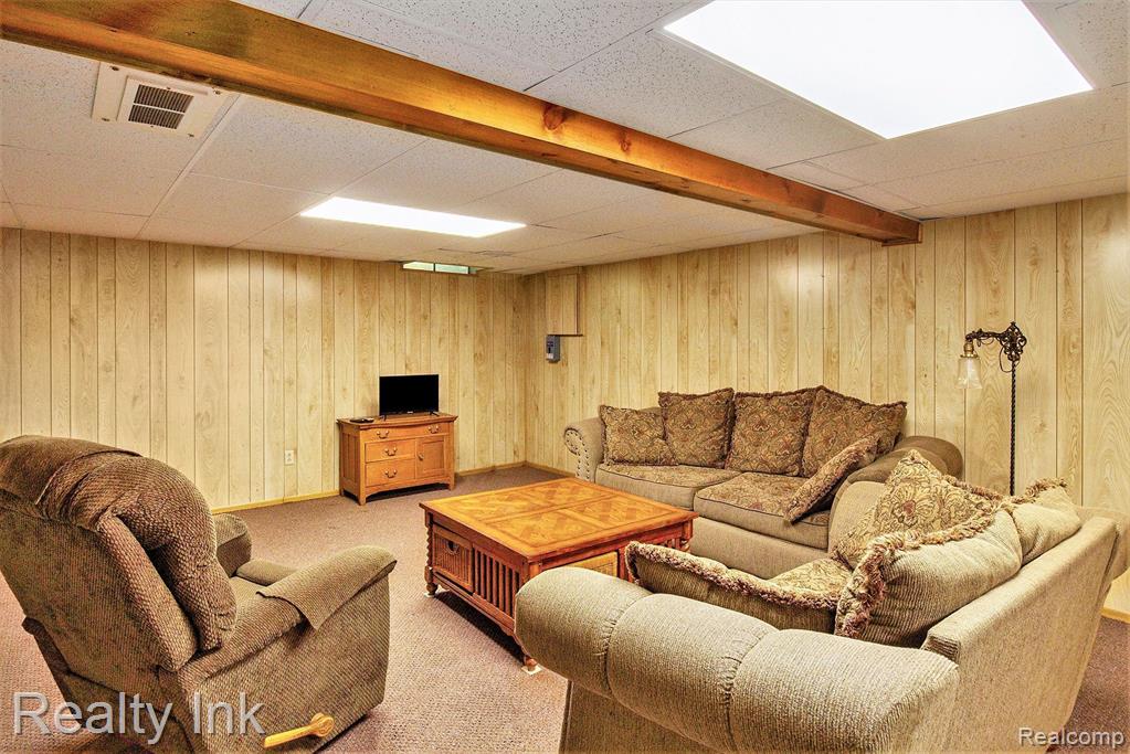 808 MAPLEWOOD CT, Brighton, MI 48116 — Photo 14