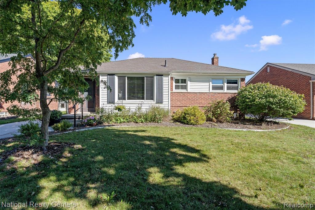 120 Charlotte Avenue, Royal Oak, MI 48073
