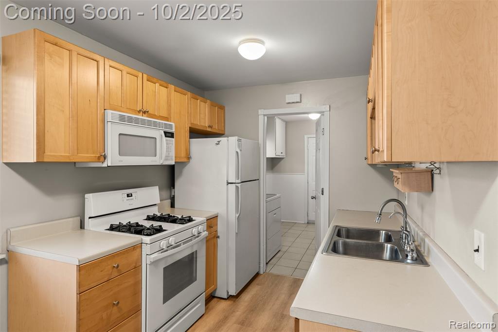 8610 Central, Center Line, MI 48015 — Photo 12